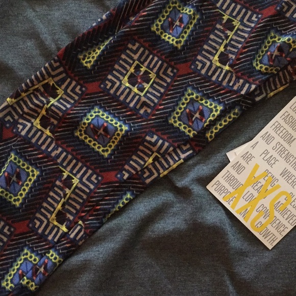 LuLaRoe NWT Randy - Picture 2 of 2